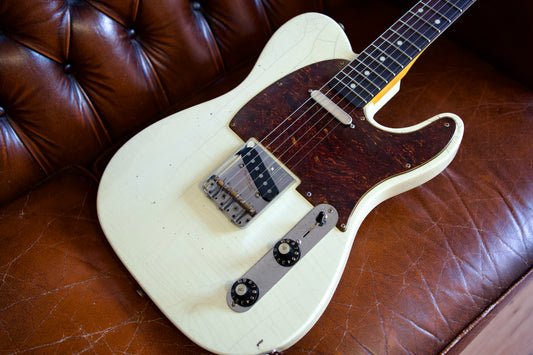Constantin Guitars Lucia Classic #0004 Aged Vintage White